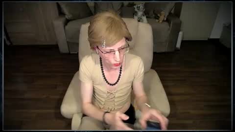 Clementine online show from November 10, 1:25 pm