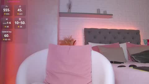 Hallie online show from November 24, 1:37 am