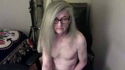 twigslet online show from April 15, 2:04 am