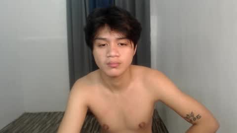 Snapshot of twink_blaze chatting on October 22, 7:22 am BLAZE online show from October 22, 7:22 am