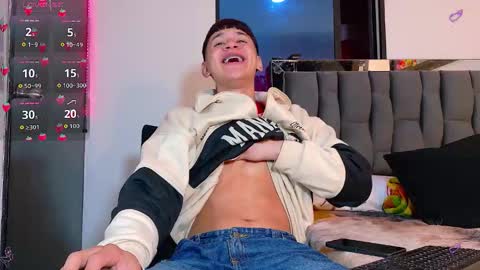 Mr Daren online show from September 15, 7:04 pm