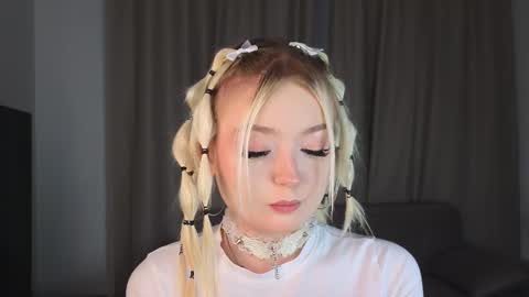 twinklefluff online show from November 26, 4:48 pm