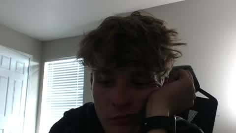 shytwink online show from June 14, 11:07 pm