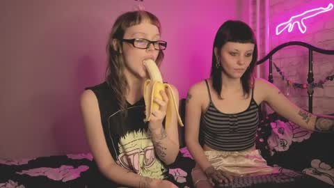 Sin and Skin online show from March 27, 2:40 pm