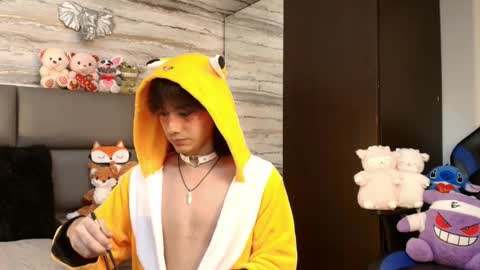 twinslovers_ online show from February 12, 4:27 am