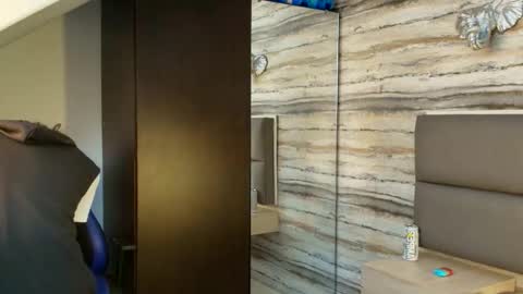 twinslovers_ online show from January 17, 2:43 am