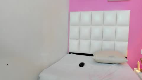 Naughty Girls online show from October 20, 11:26 am