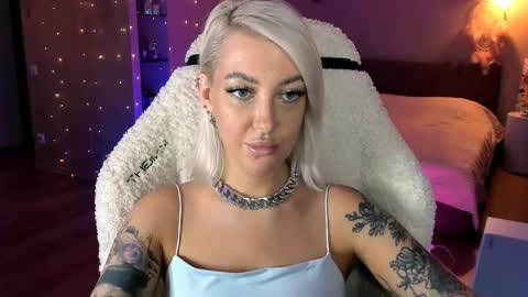 Miley online show from November 14, 12:07 pm