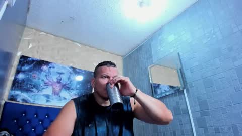 Tyleer Scot online show from May 18, 1:39 pm