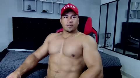 tyler_hank1 online show from February 23, 12:05 pm