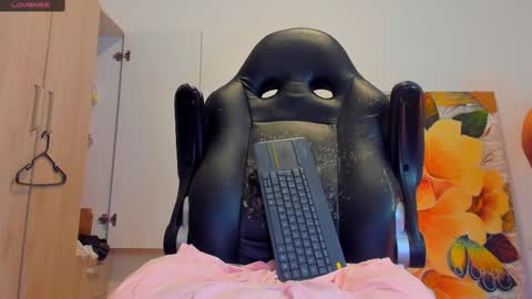     online show from March 9, 11:36 am