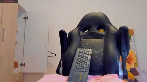     online show from March 7, 7:41 am