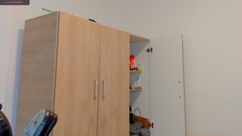     online show from February 7, 7:06 pm