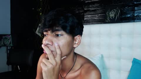 tyler_wolf_1 online show from October 23, 12:50 pm