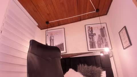       online show from September 30, 3:28 am