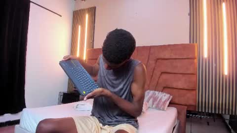 tyson_reed online show from June 18, 11:37 am