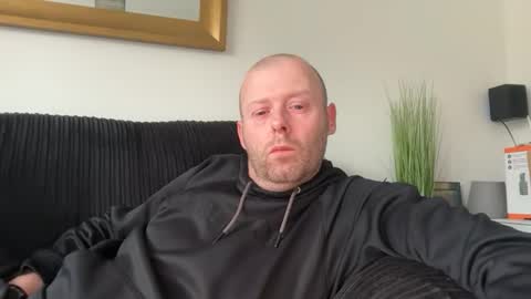 ukmatty3 online show from April 26, 5:32 pm