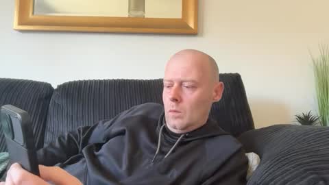 ukmatty3 online show from April 18, 3:14 pm