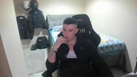 hi im mike tyson -  online show from May 7, 8:26 pm