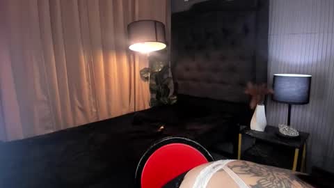 Lady tan online show from December 4, 6:18 pm