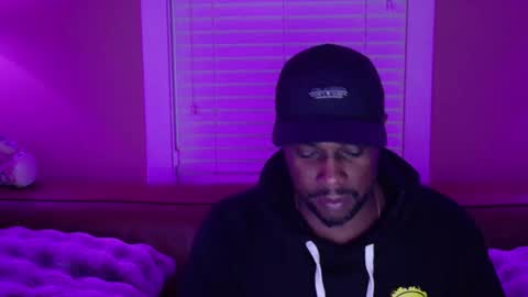 undecidedflame online show from February 10, 4:37 am