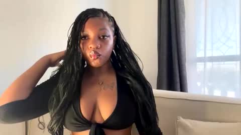 Unholybaddie online show from April 15, 8:28 am