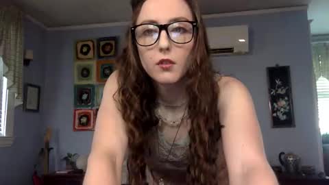 Lola Moonstone online show from December 20, 4:14 pm