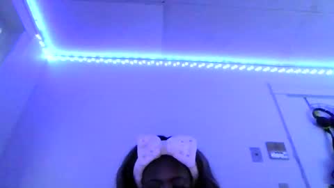 unknownsuccubus online show from March 9, 10:30 pm