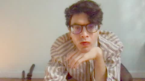Snapshot of upsetboy chatting on October 26, 7:02 pm deaf mute boy online show from October 26, 7:02 pm