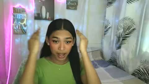 ur_dazzlingmorenaxx online show from May 13, 3:05 am