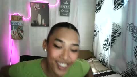 ur_dazzlingmorenaxx online show from June 1, 2:02 am