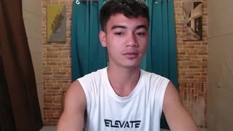 ur_naughtyboy_raphael online show from September 20, 9:45 am