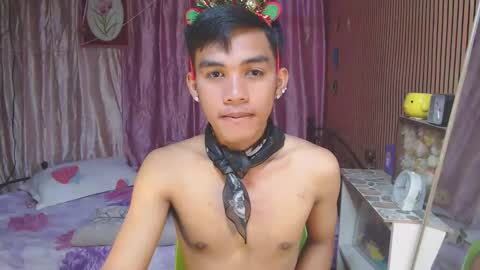 ur_shan21 online show from December 15, 1:56 am