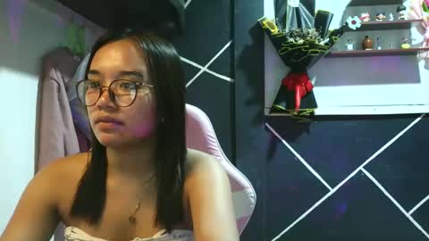 ur_wetwife online show from November 28, 1:46 am