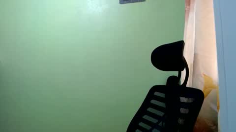 Snapshot of urasian_joy chatting on October 22, 2:37 am urasian_joy online show from October 22, 2:37 am