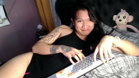 NEWRA  ALLISON online show from February 28, 10:36 pm