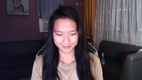 NEWRA  ALLISON online show from December 19, 10:38 pm