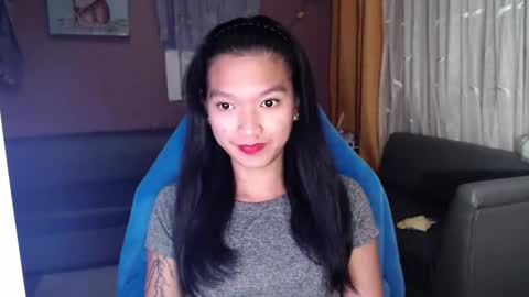 NEWRA  ALLISON online show from October 31, 8:09 pm