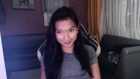 NEWRA  ALLISON online show from November 5, 1:29 am