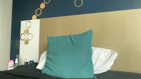 urbandick5 online show from March 25, 8:15 pm