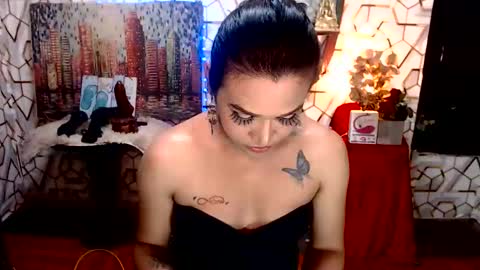 Queen lucy online show from June 4, 5:41 pm