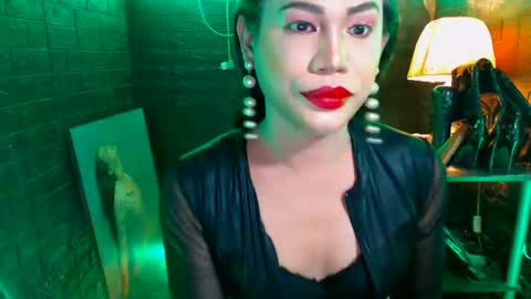 queen norelle online show from February 6, 12:26 pm