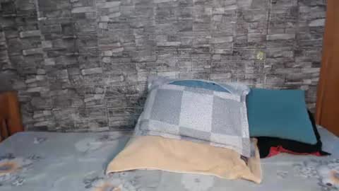 urhotvivian11 online show from July 2, 1:47 am