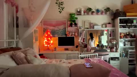 urlittlefilipina online show from December 21, 5:08 pm