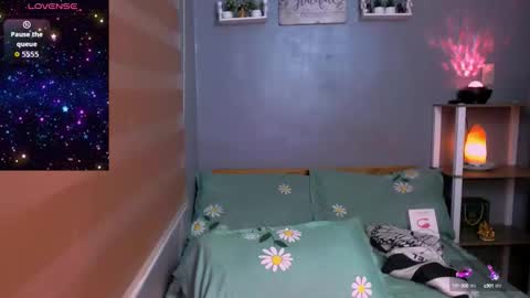 urlovingtrans online show from September 19, 5:27 pm