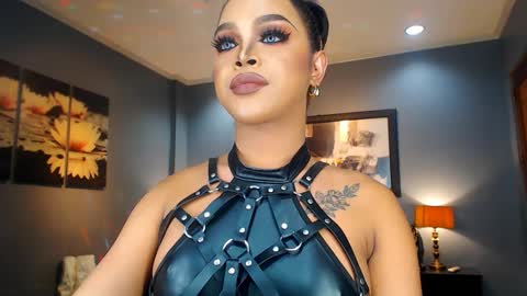 UrMajestyTyra online show from March 11, 2:21 am