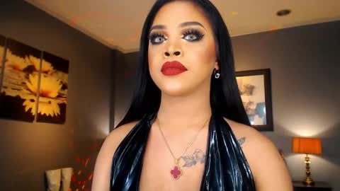 UrMajestyTyra online show from March 5, 1:47 am