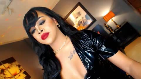 UrMajestyTyra online show from November 9, 2:37 am