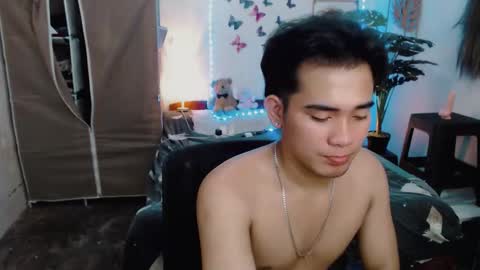 urpinoy_cummer online show from March 6, 9:08 am