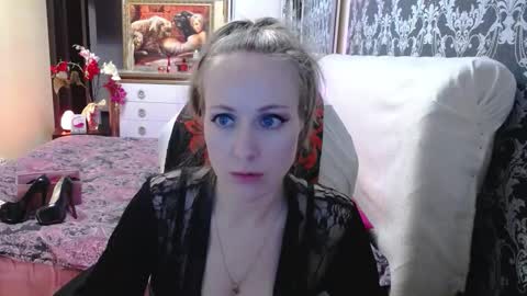 UrSecretTreasure88 online show from February 18, 11:10 am